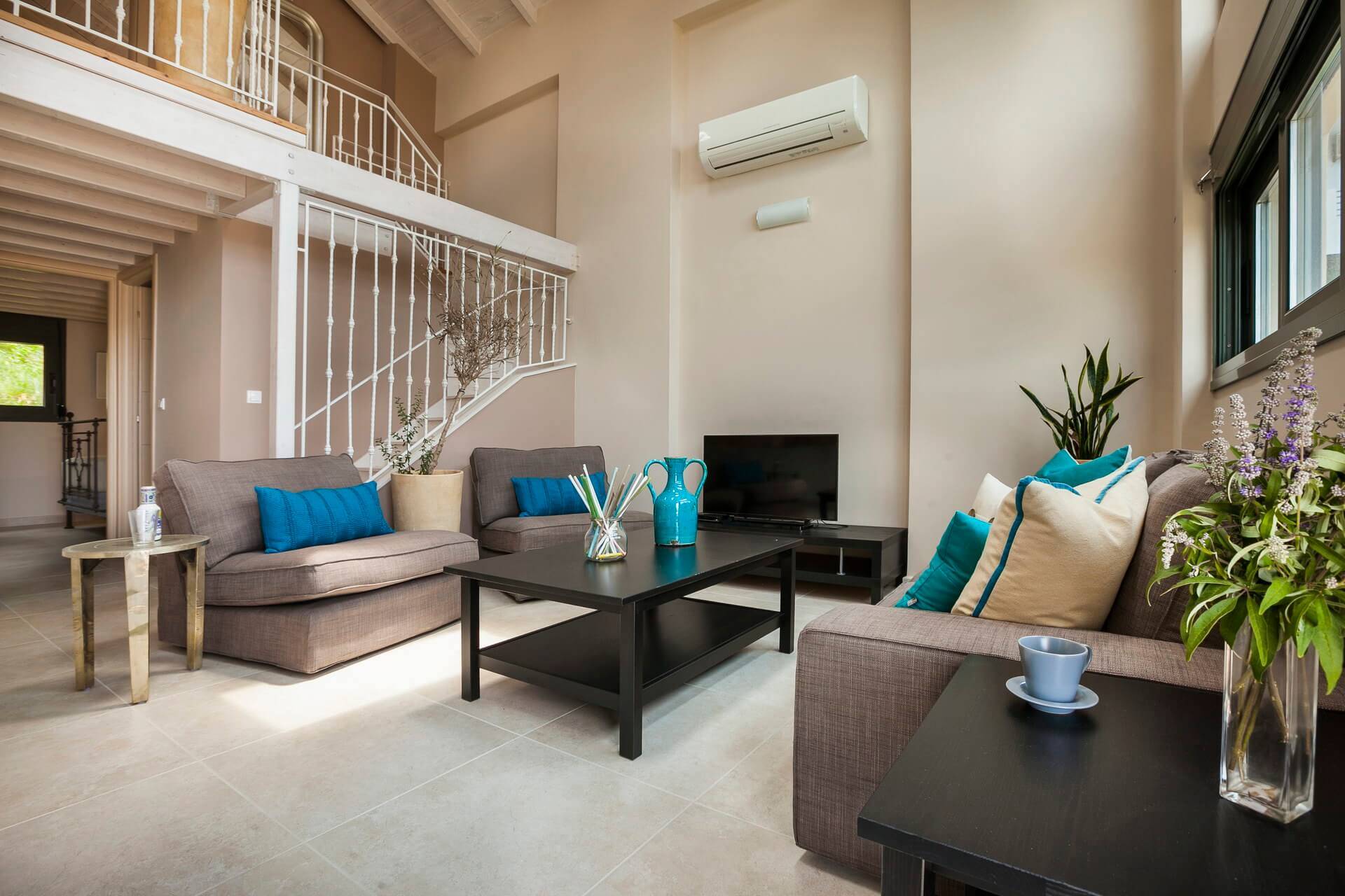 A COMFORTABLE LIVING SPACE