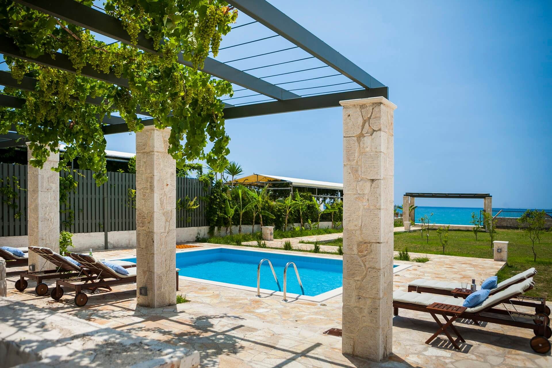 A TREAT FOR YOUR EYES