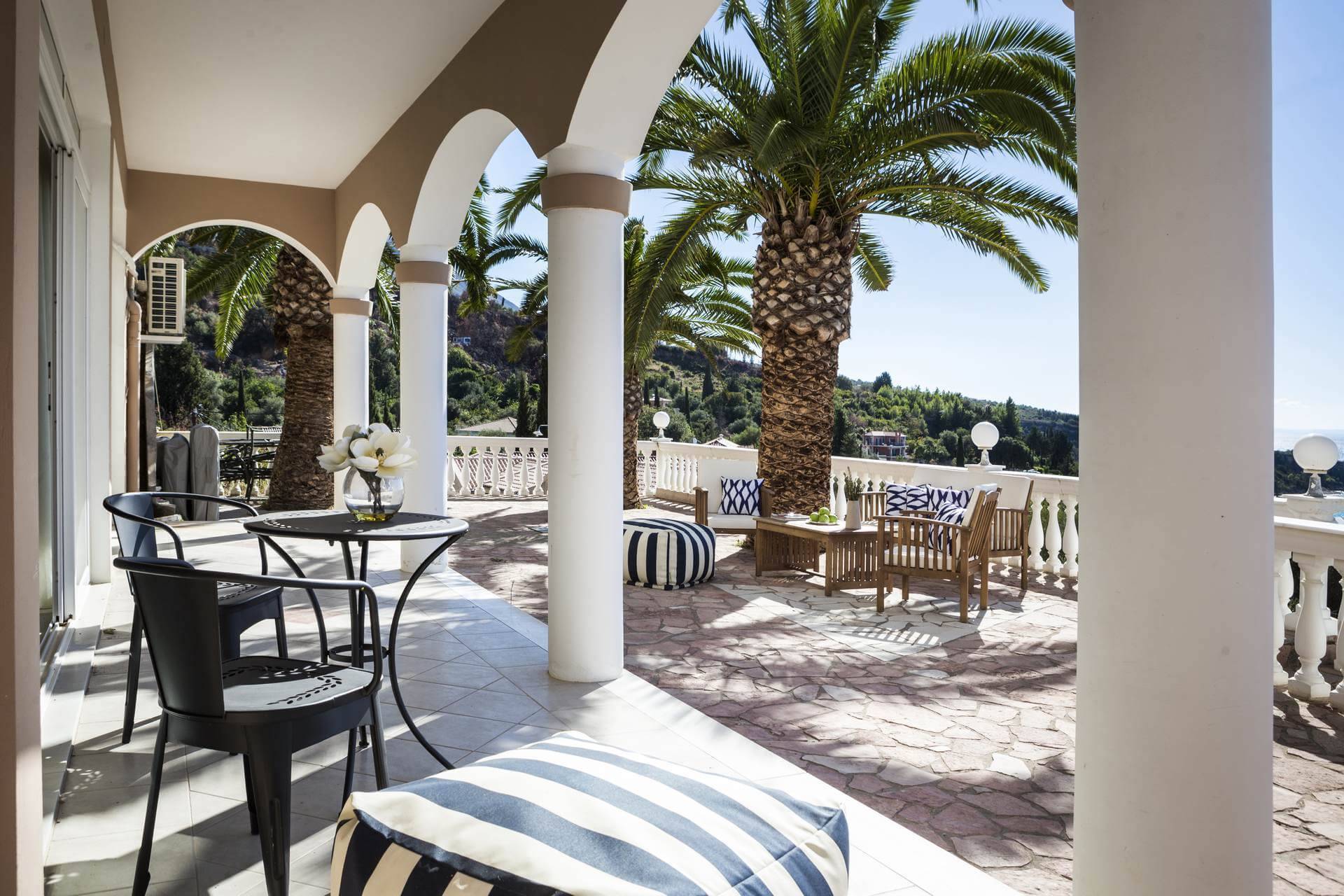 A COMFORTABLE LIVING SPACE